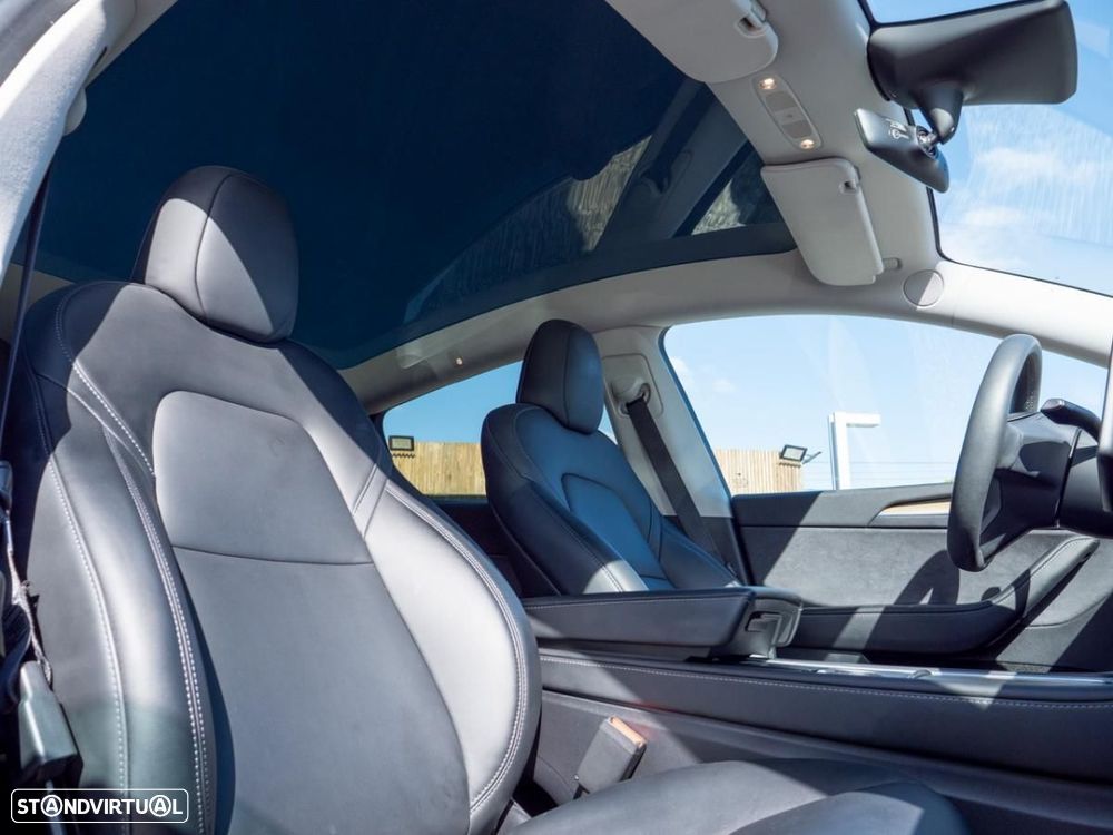 Tesla Model Y Standard - 23