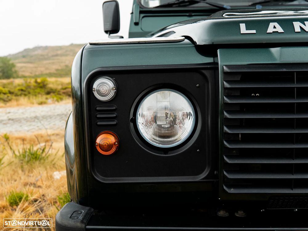 Land Rover Defender 100 2.4 - 16