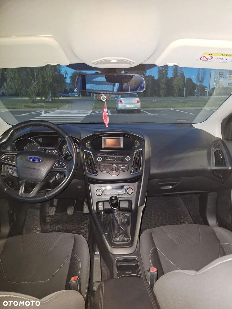 Ford Focus 1.6 Trend - 15