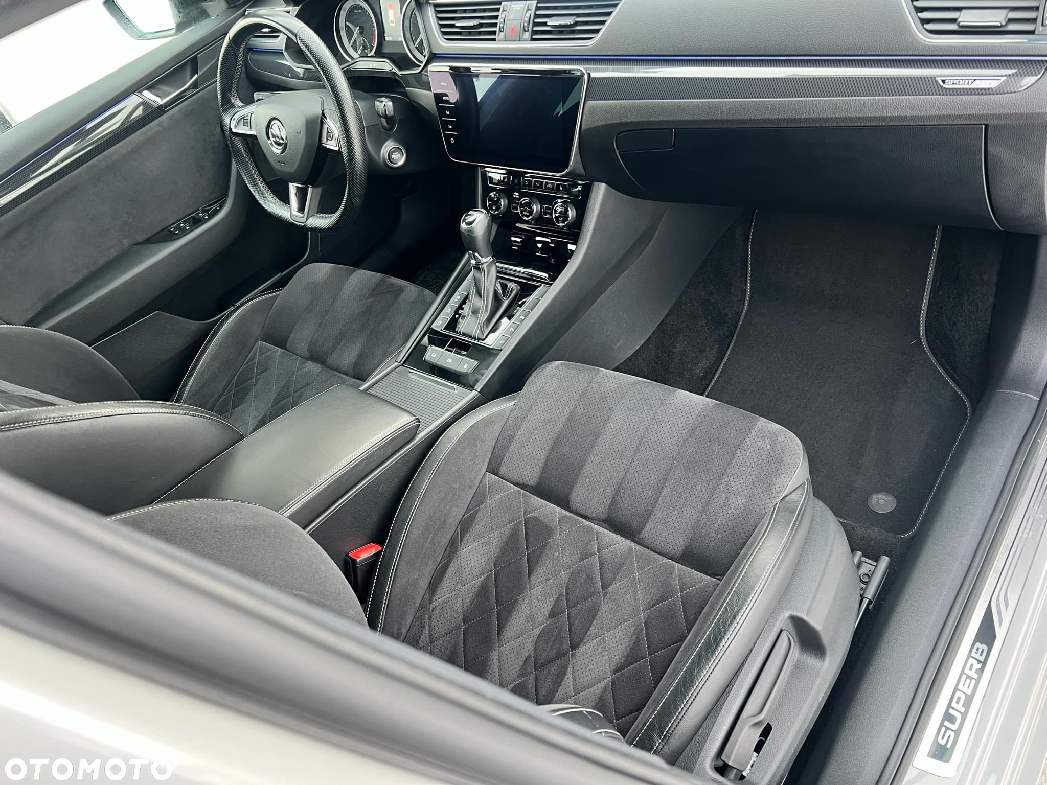 Skoda Superb 2.0 TDI DSG SportLine - 21