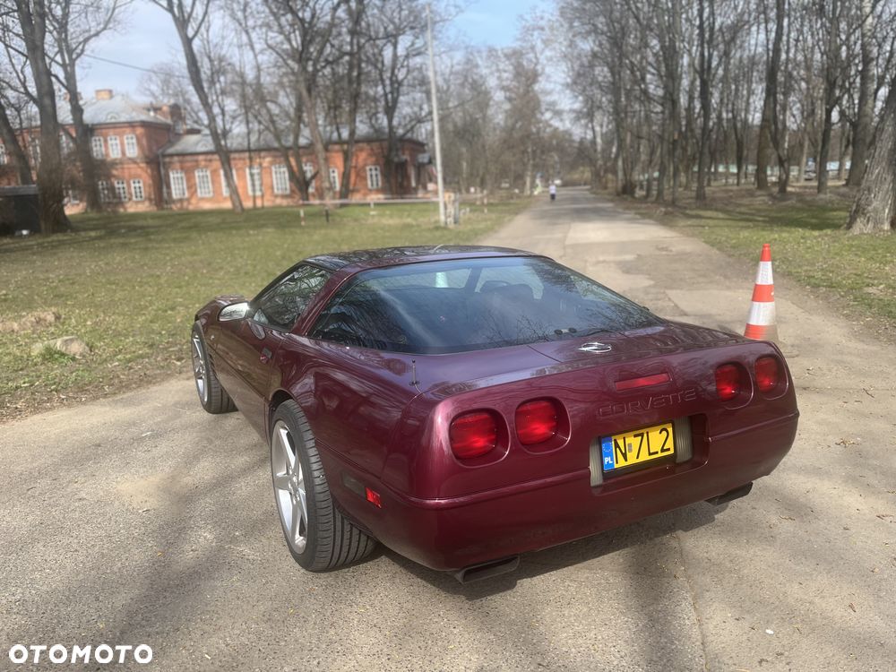 Chevrolet Corvette - 8