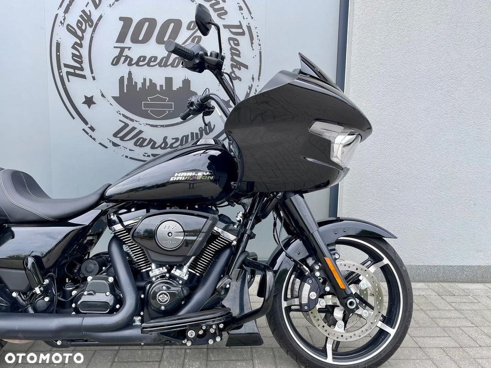 Harley-Davidson Touring Road Glide - 2