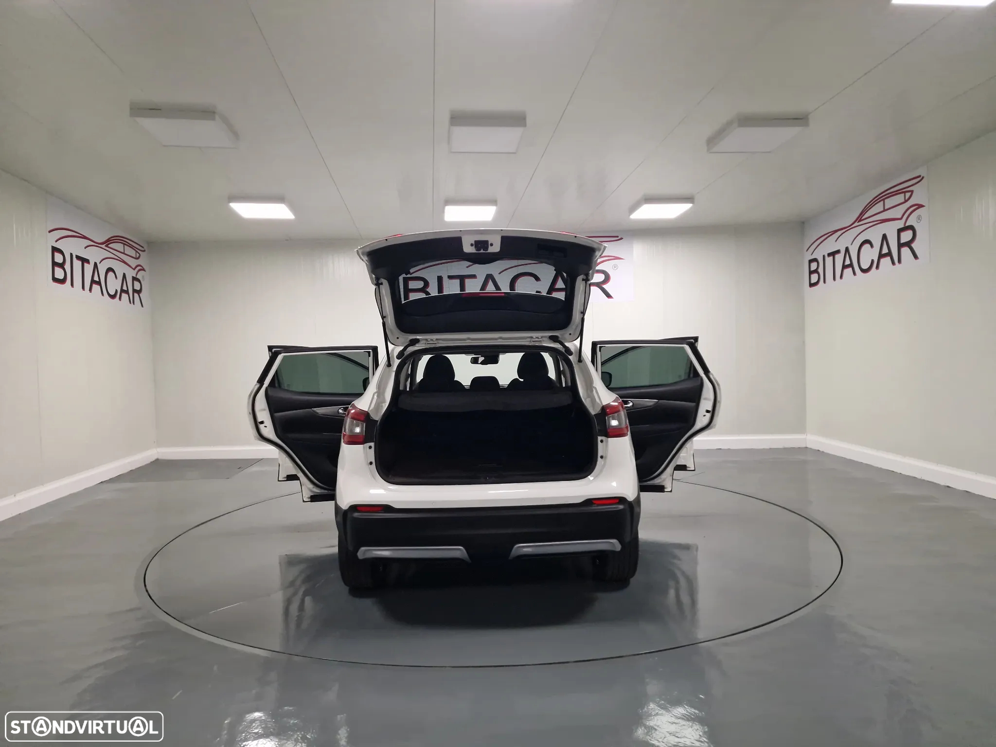 Nissan Qashqai 1.5 dCi N-Connecta 18 - 11