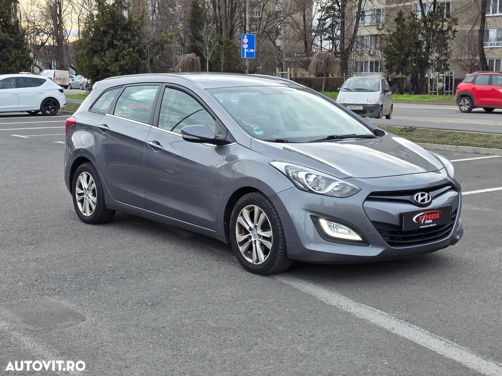 Hyundai i30 1.6 CRDI Exclusive - 1