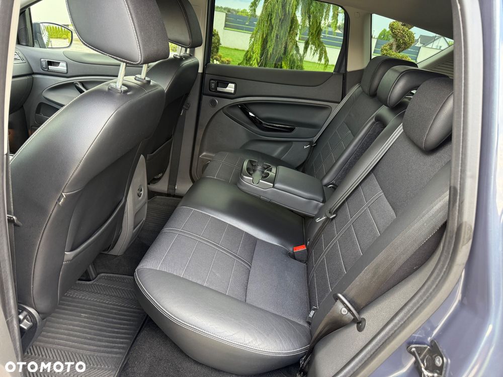 Ford Kuga 2.0 TDCi 2x4 Titanium - 10