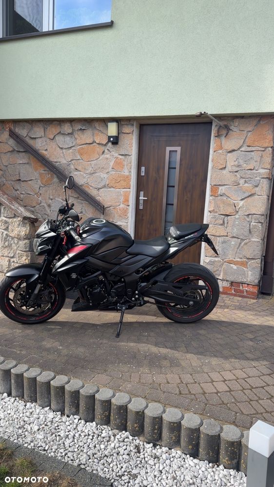 Suzuki GSX - 7
