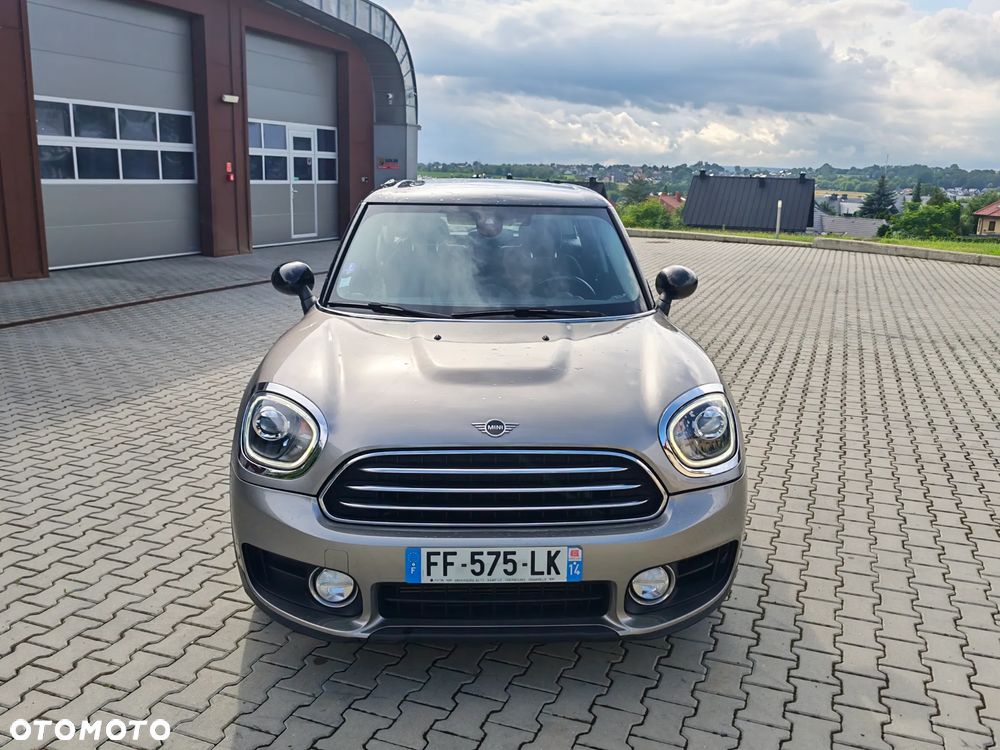 MINI Countryman Cooper Essential Trim - 2