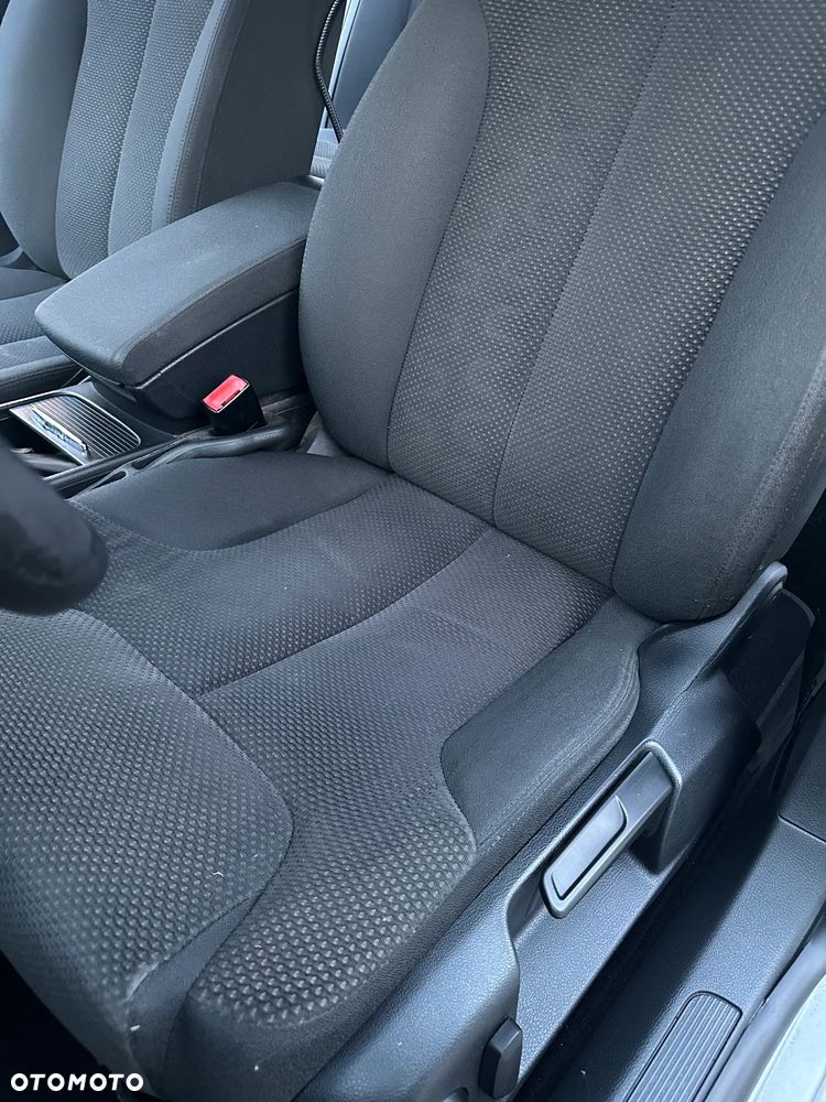 Volkswagen Passat - 35