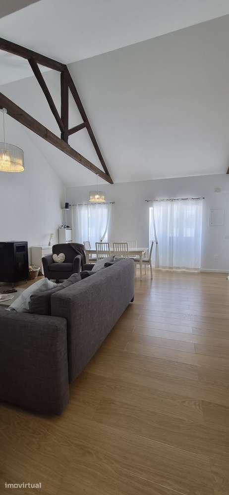 Moradia T2 com 3 casas de banho no centro de Cascais - Grande imagem: 2/13