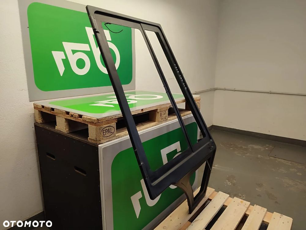 Drzwi Case 580 SLE - 3