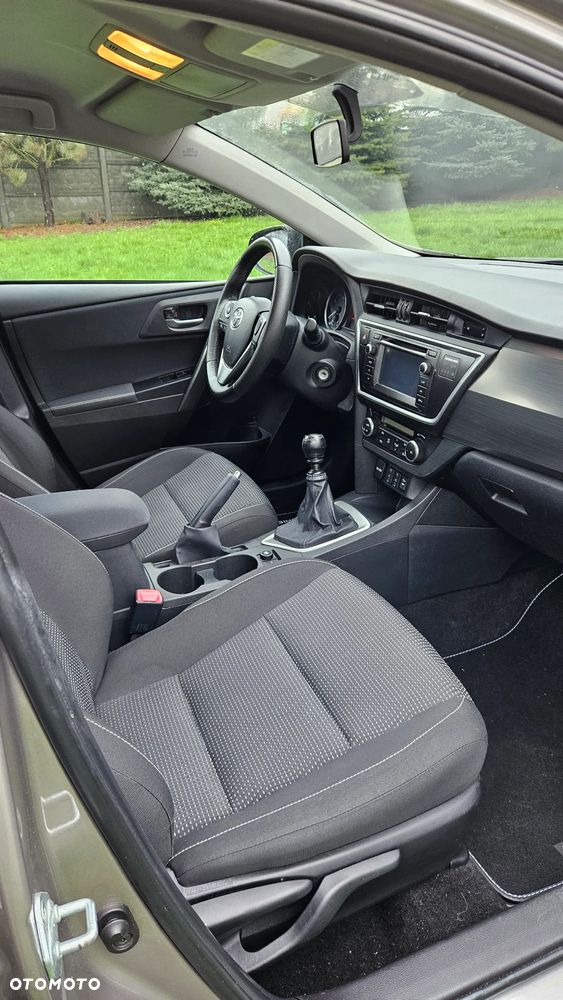 Toyota Auris 1.6 Premium Comfort - 22