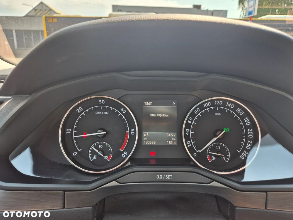Skoda Superb 2.0 TDI Style DSG - 13