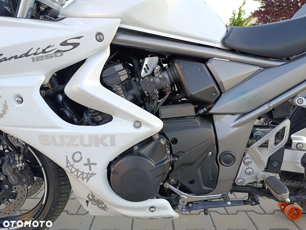 Suzuki Bandit - 24