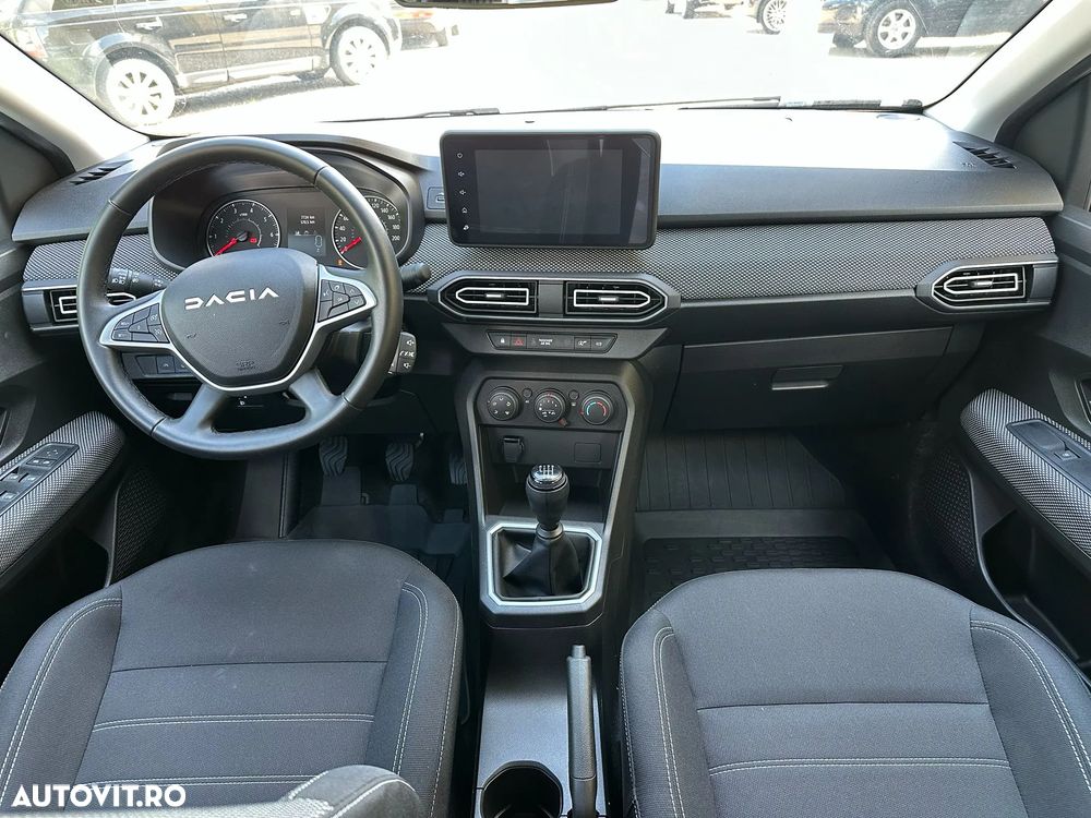 Dacia Logan TCe 90 Essential - 7