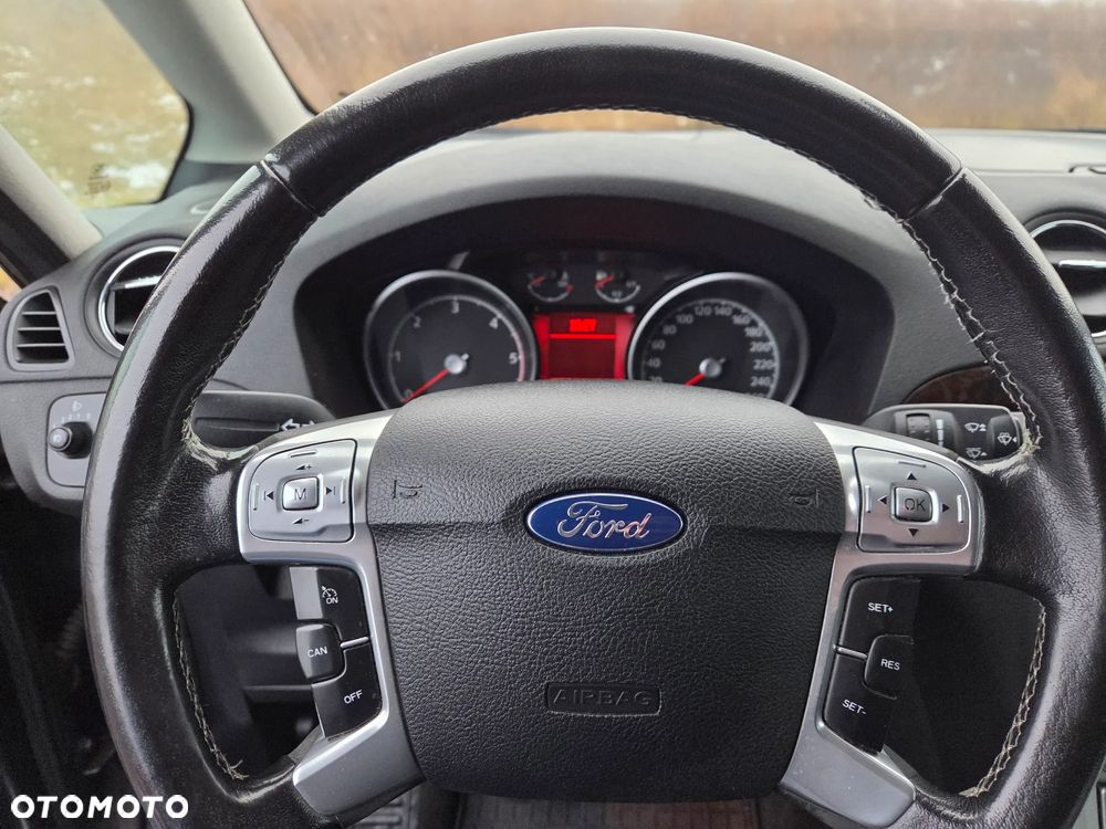 Ford Galaxy 2.0 TDCi Ghia - 18