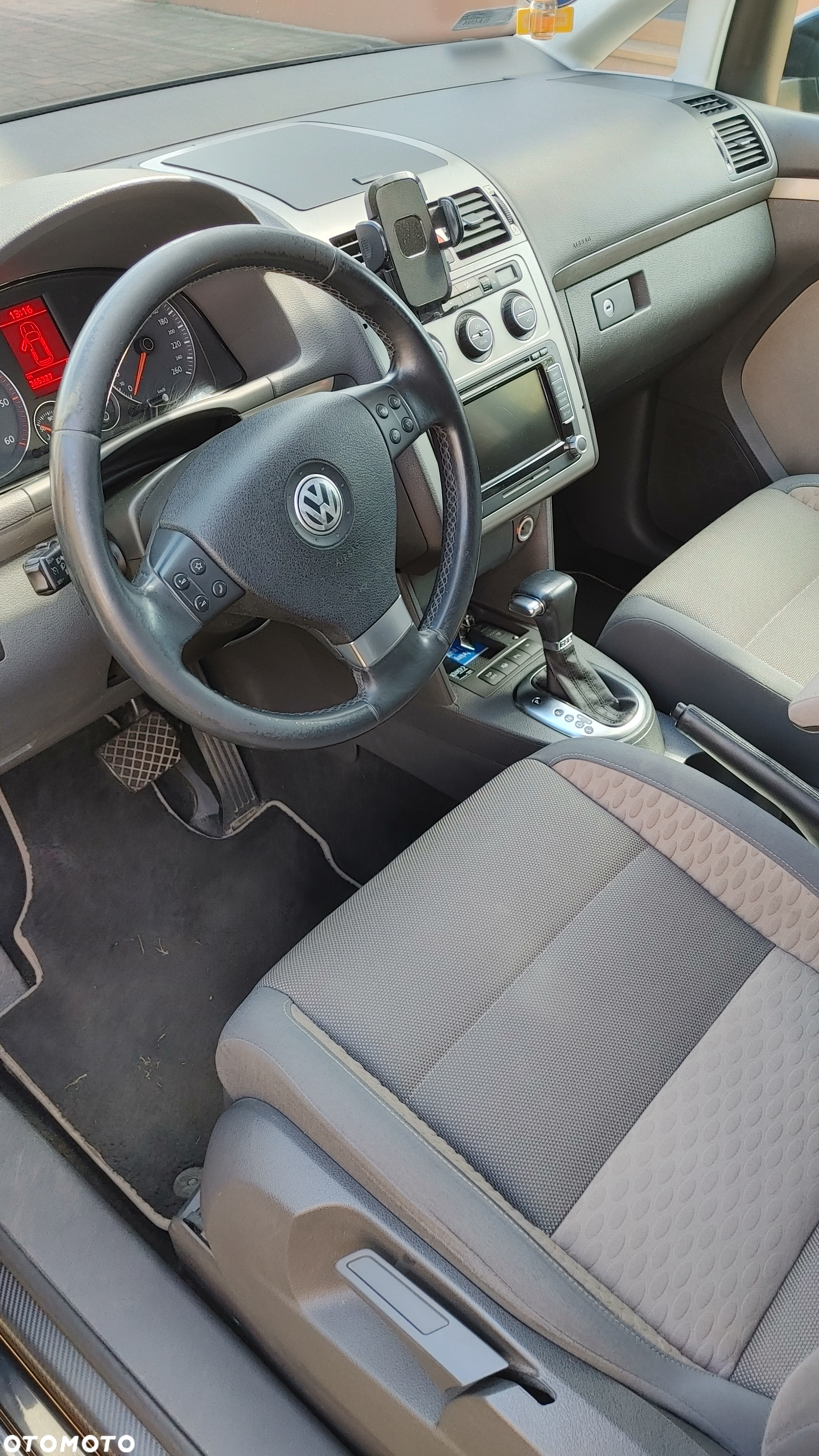 Volkswagen Touran 2.0 TDI DPF Cross DSG - 15