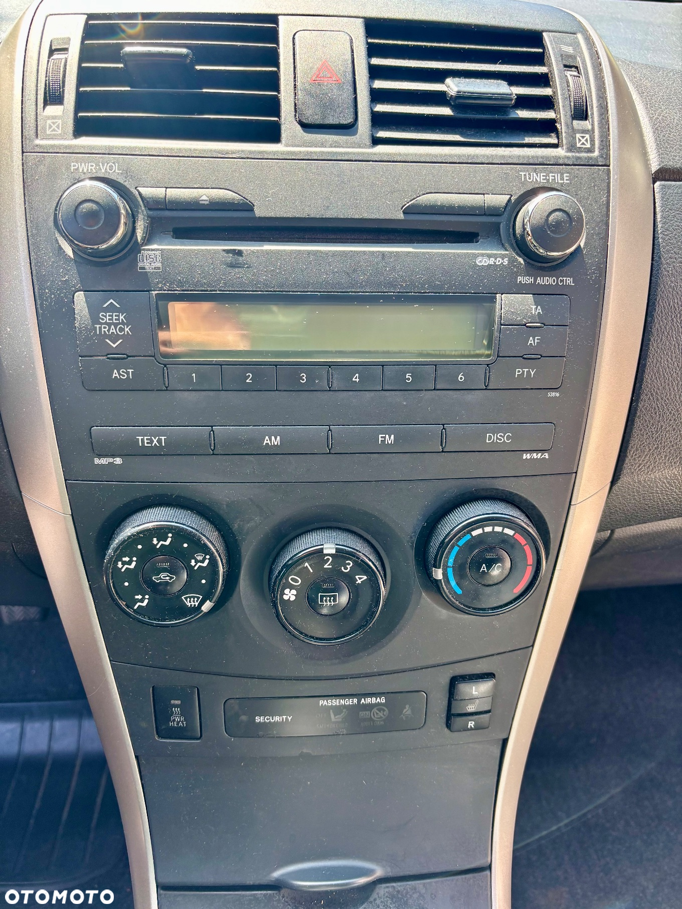 Toyota Corolla - 11