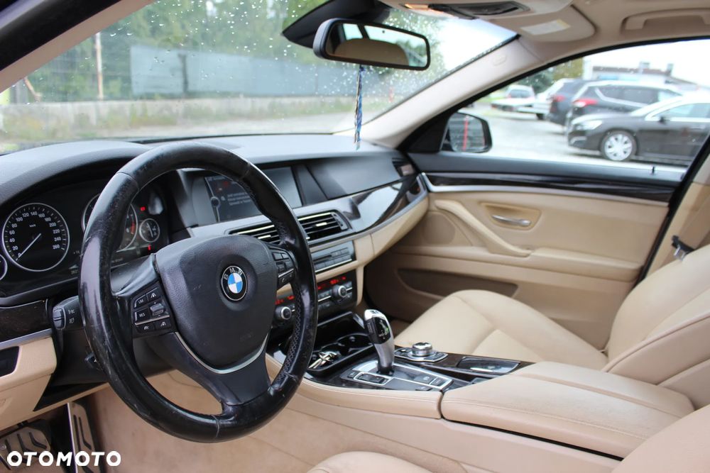 BMW Seria 5 520d Luxury Line - 14