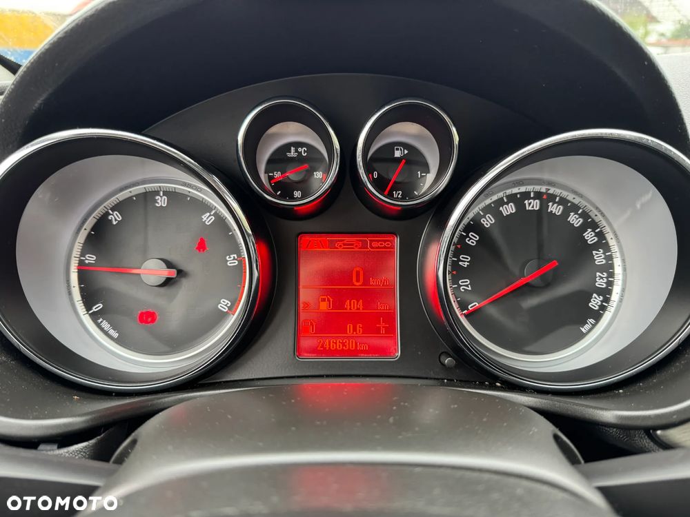 Opel Insignia 2.0 CDTI Sports Tourer Design Edition - 13