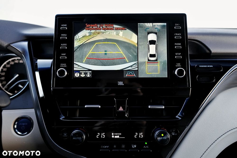 Toyota Camry 2.5 Hybrid Executive CVT - 27