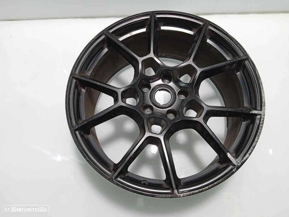 PNEU ASTON MARTIN DBS - 1