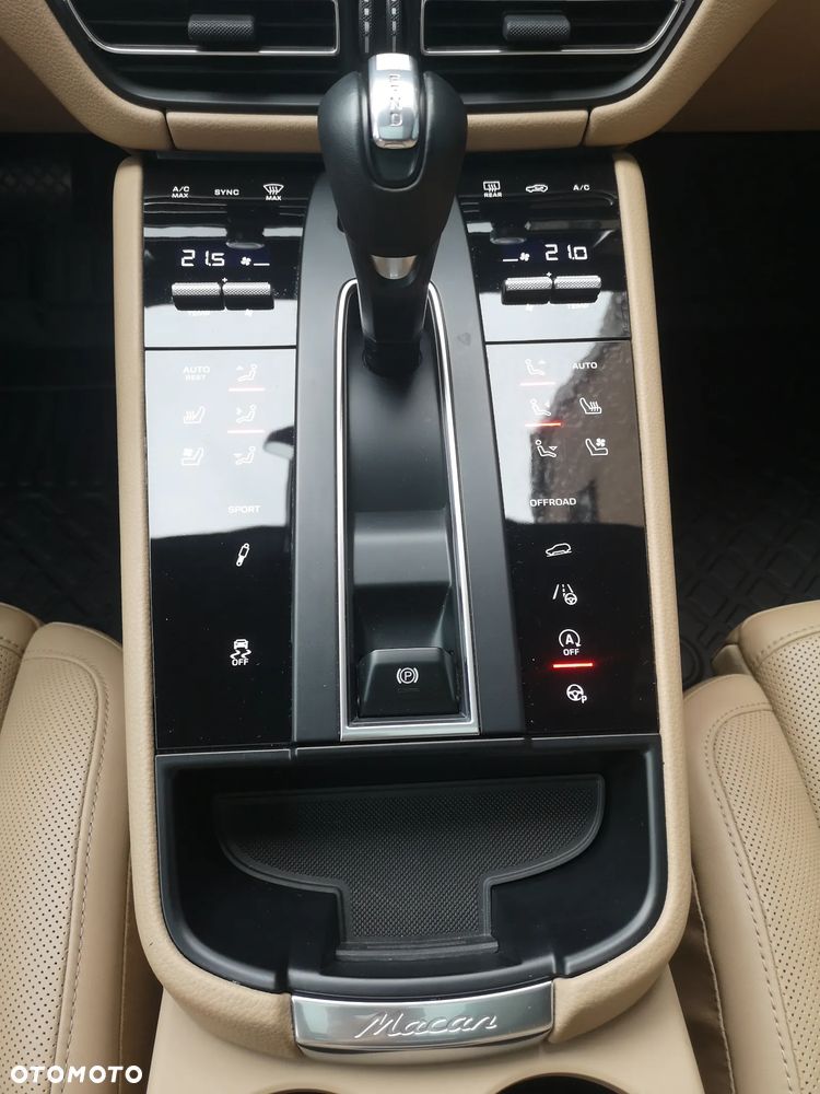 Porsche Macan S - 25