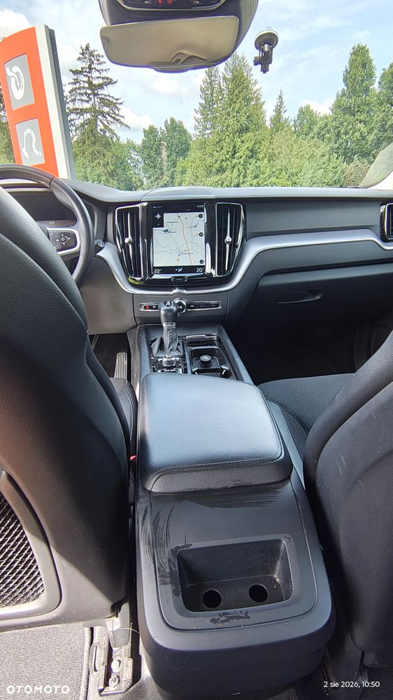 Volvo XC 60 D4 Momentum Pro - 11
