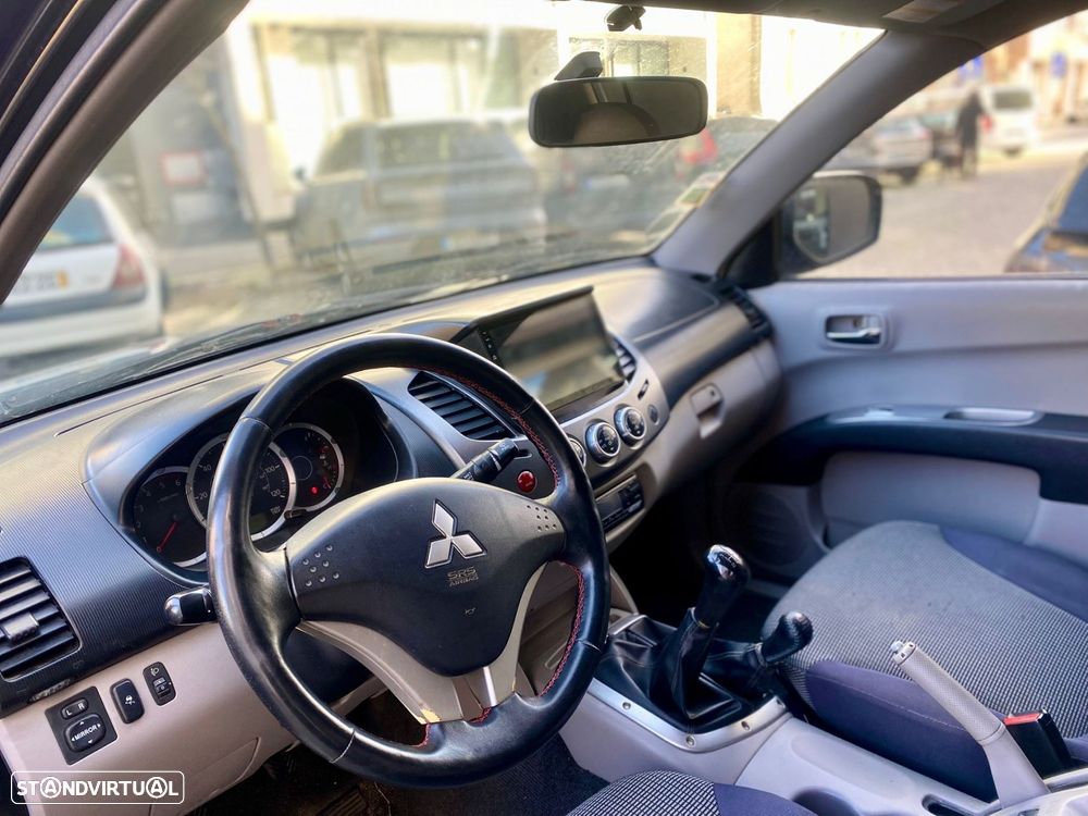 Mitsubishi L200 Pick Up 4x4 Intense Cabine Dupla - 13