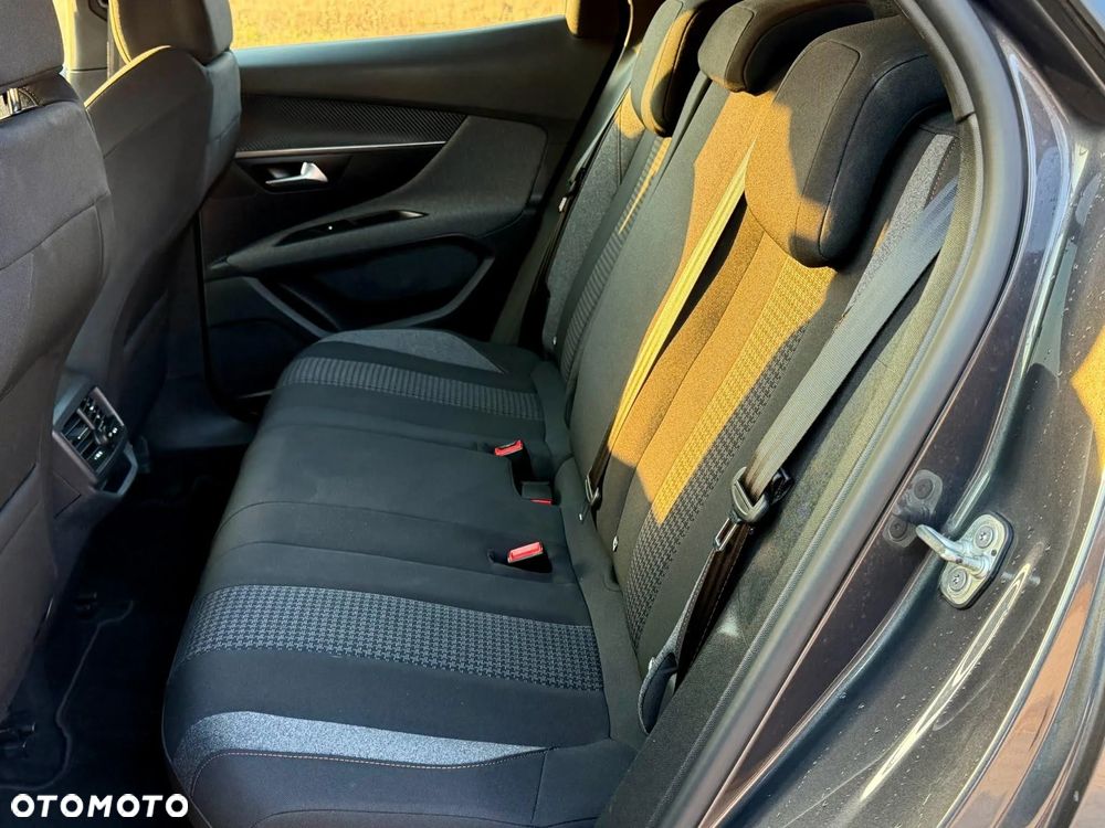 Peugeot 3008 1.2 PureTech GPF Active S&S EAT8 - 16