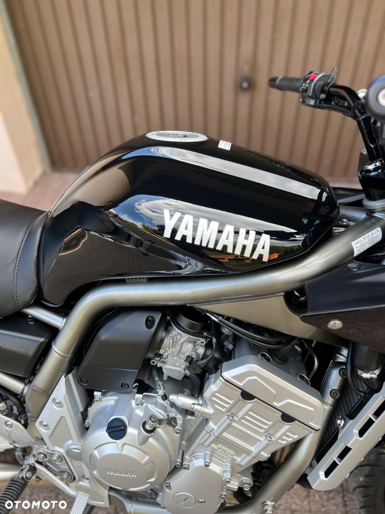 Yamaha FZS - 3