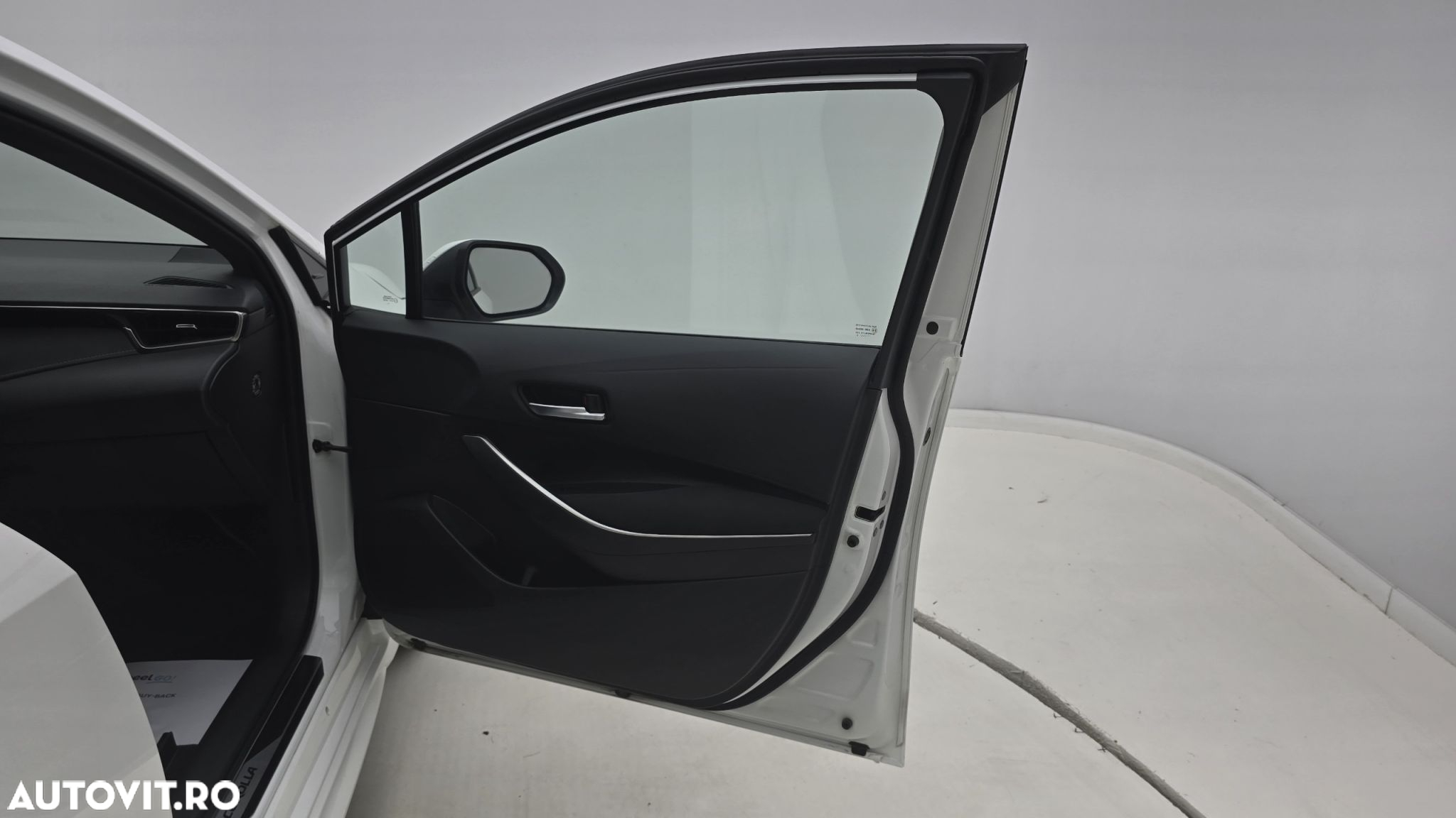 Toyota Corolla 1.8 HSD Dynamic - 18