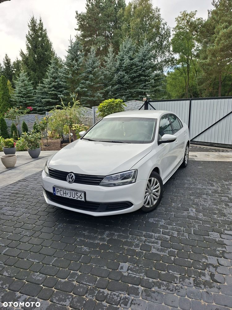 Volkswagen Jetta - 1