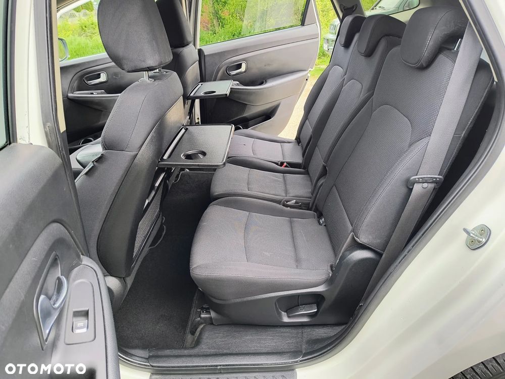 Kia Carens 1.7 CRDi 136 Dream Team Edition - 15