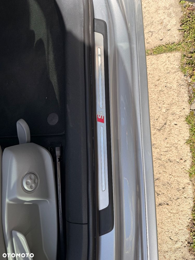 Audi A4 Avant 2.0 TDI - 16