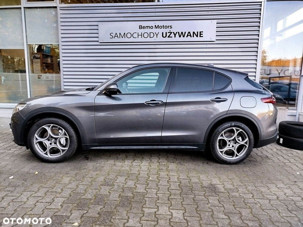Alfa Romeo Stelvio 2.0 Turbo Sprint Q4 - 4