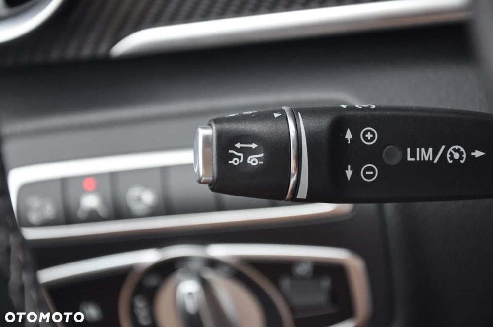 Mercedes-Benz Klasa V 300 d 4-Matic Exclusive 9G-Tronic (d³ugi) - 36