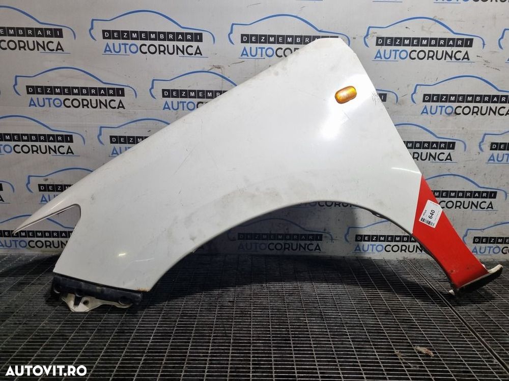 Aripa Stanga Fata Toyota Hilux VII (Facelift 2011) 2010 - 2015 4 Usi Alb (640) - 1