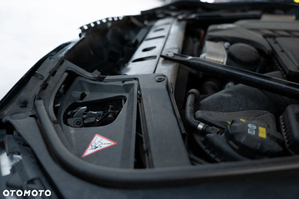 BMW Seria 5 535i xDrive - 24