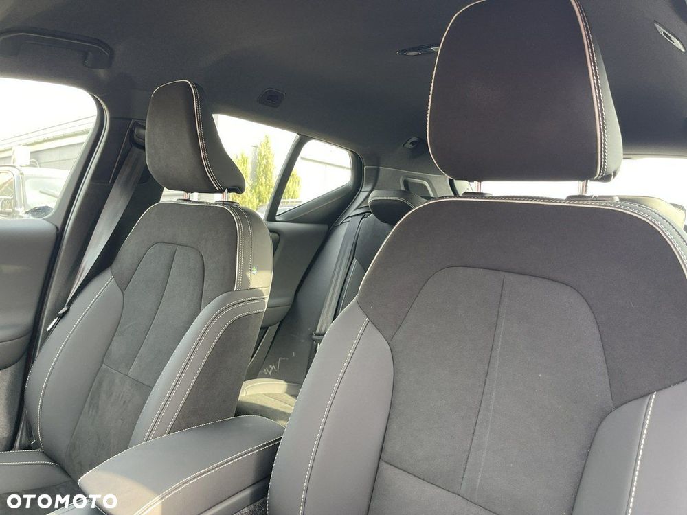 Volvo XC 40 B4 B AWD Geartronic RDesign - 12