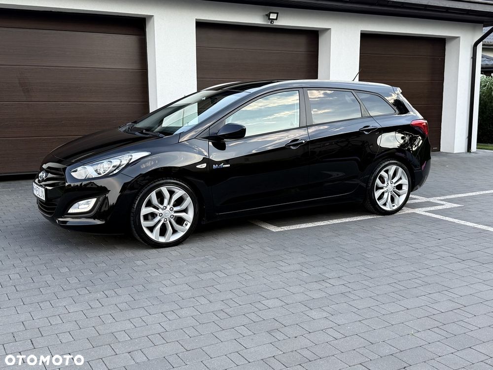 Hyundai i30 i30cw 1.6 Fifa World Cup Edition - 2