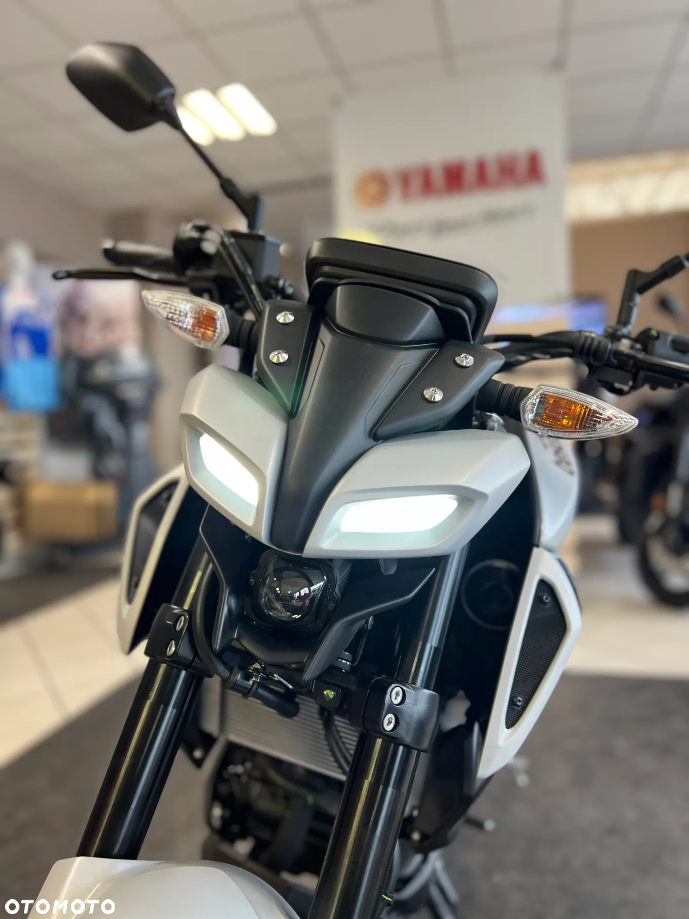 Yamaha MT - 28