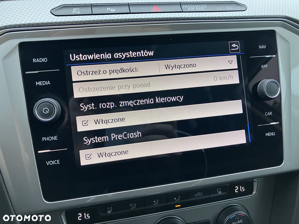 Volkswagen Passat - 16