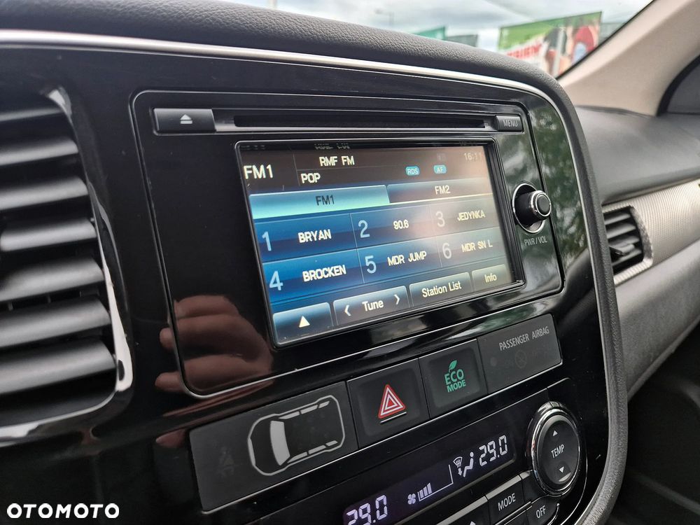 Mitsubishi Outlander 2.0 Invite + 2WD - 14