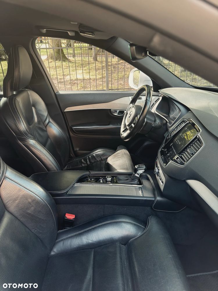 Volvo XC 90 D5 SCR AWD R-Design 7os - 21
