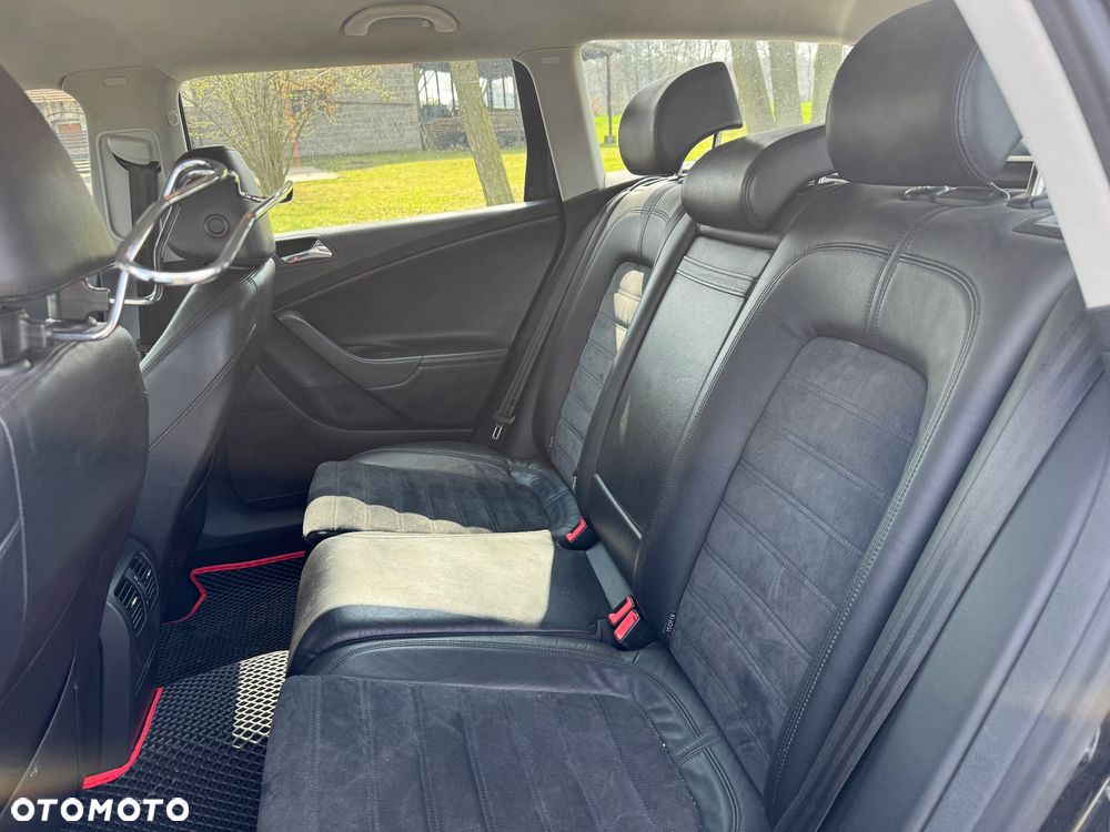 Volkswagen Passat 2.0 TDI Highline - 12
