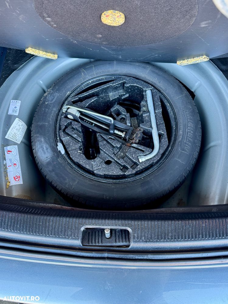 Volkswagen Golf - 10