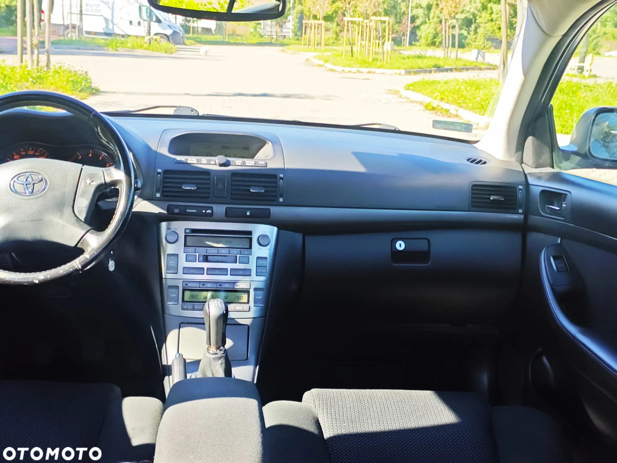 Toyota Avensis 1.8 VVT-i Terra Plus - 28