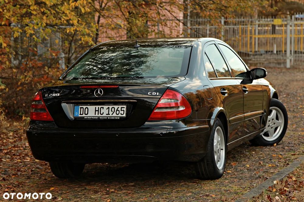 Mercedes-Benz Klasa E 220 T CDI Automatik Avantgarde - 11