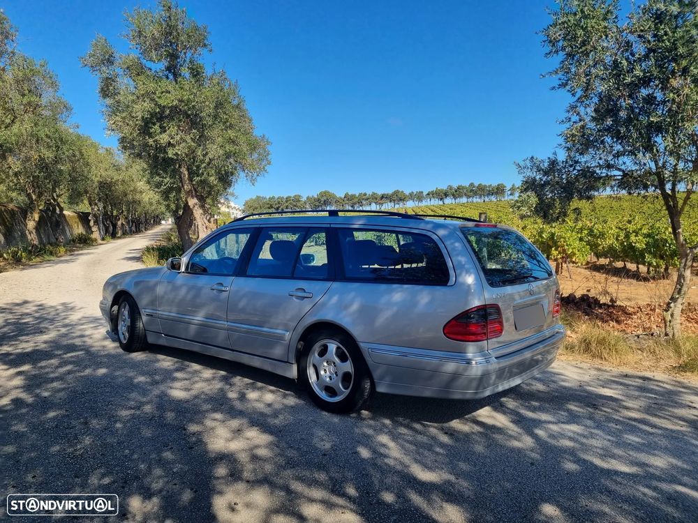 Mercedes-Benz E 200 - 2