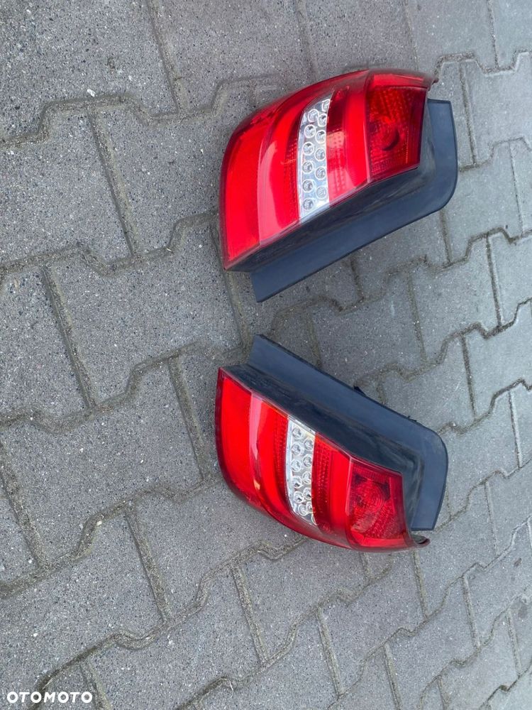 MERCEDES W 246 lampa tylna prawa lewa led - 1